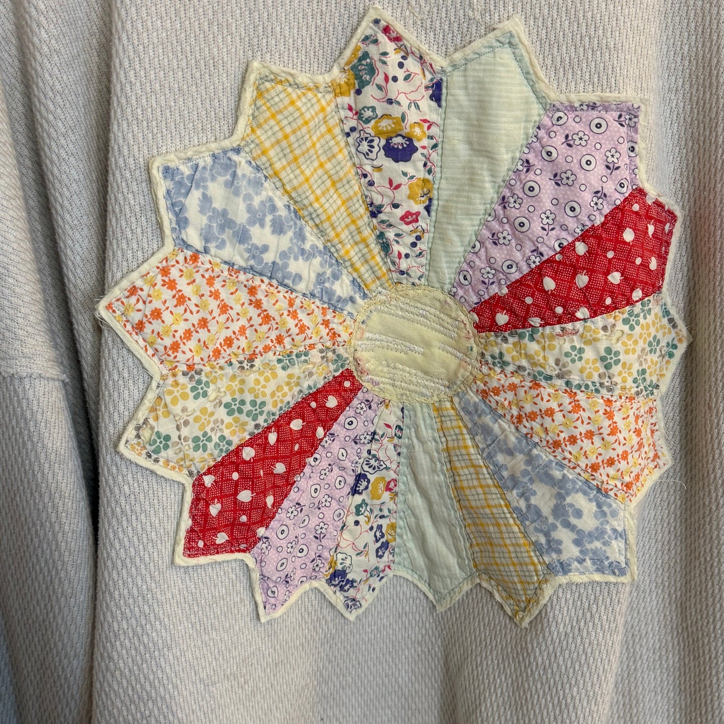 Dresden Daydream Sweatshirt in "Picnic" L-XXL